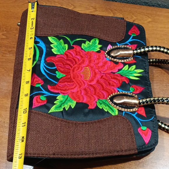 Floral Embroidery HandBag - Picture 4 of 9